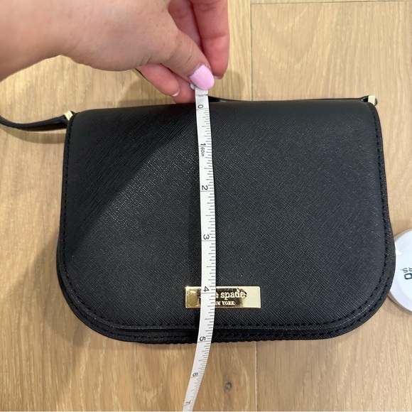 Kate Spade New York Black Hatch Leather Carsen Crossbody Bag Purse Small Gold - Picture 16 of 16